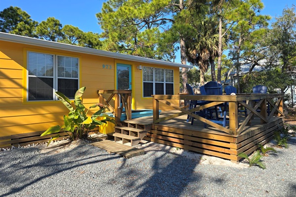 Front deck with 8 chairs