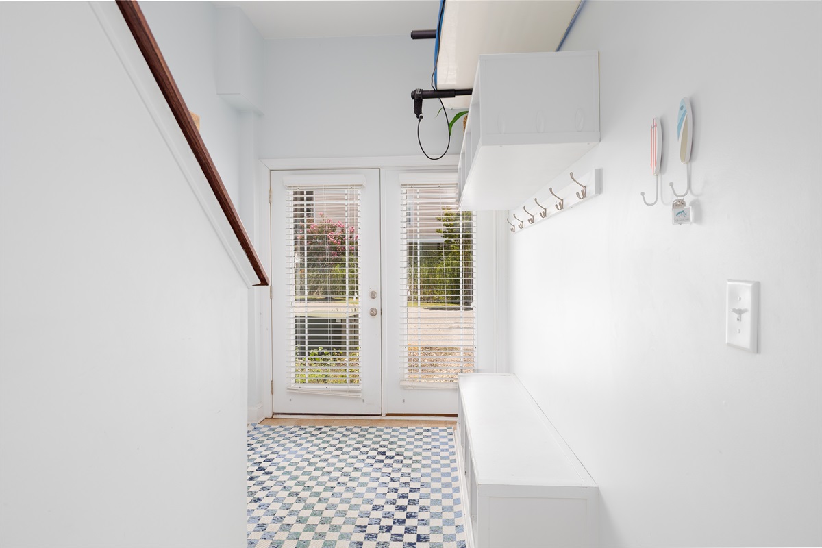 Entryway with a view of the outdoors