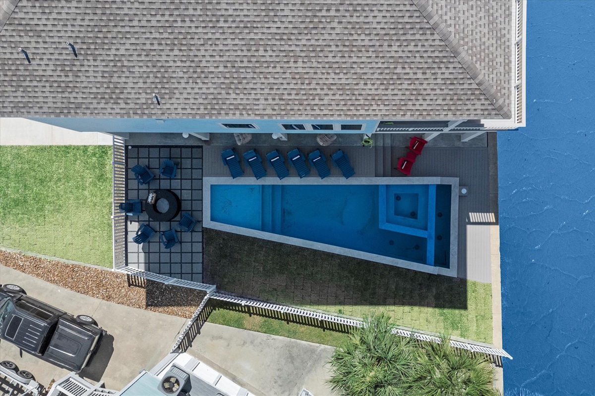 74cfc1d0f33a401f818e6aec8b55470a Large | Beachhouse | Texas | TX | Vacation Homes | Galveston | Crystal Beach | Kokomo | Breezy Days | Beachfront Elegance | Sunrise Serenity | Southern Sands Property Management, LLC