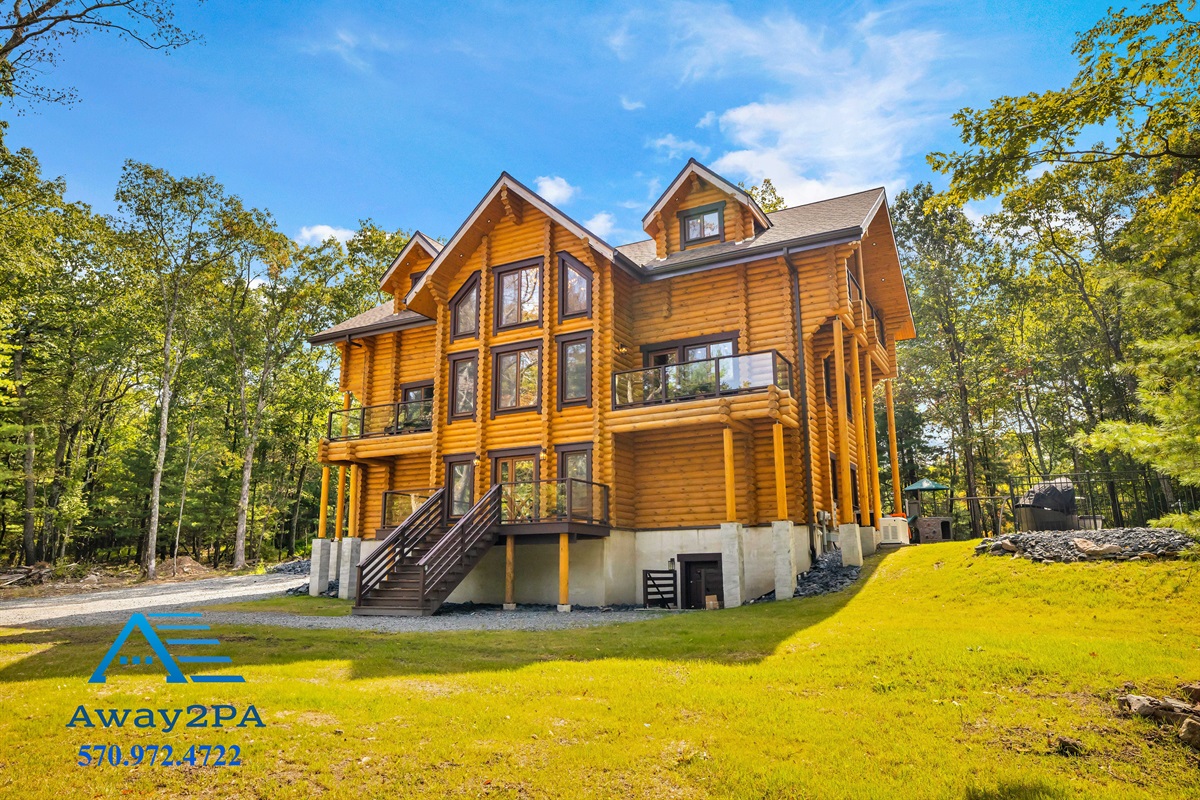 Stunning Exterior – A Perfect Blend of Charm and Comfort!