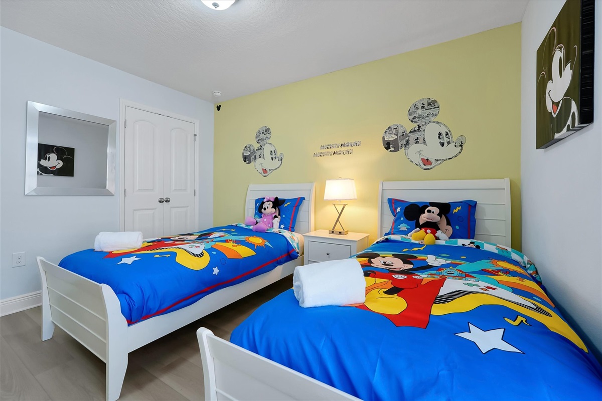 Mickey's ready for your vacation to start!