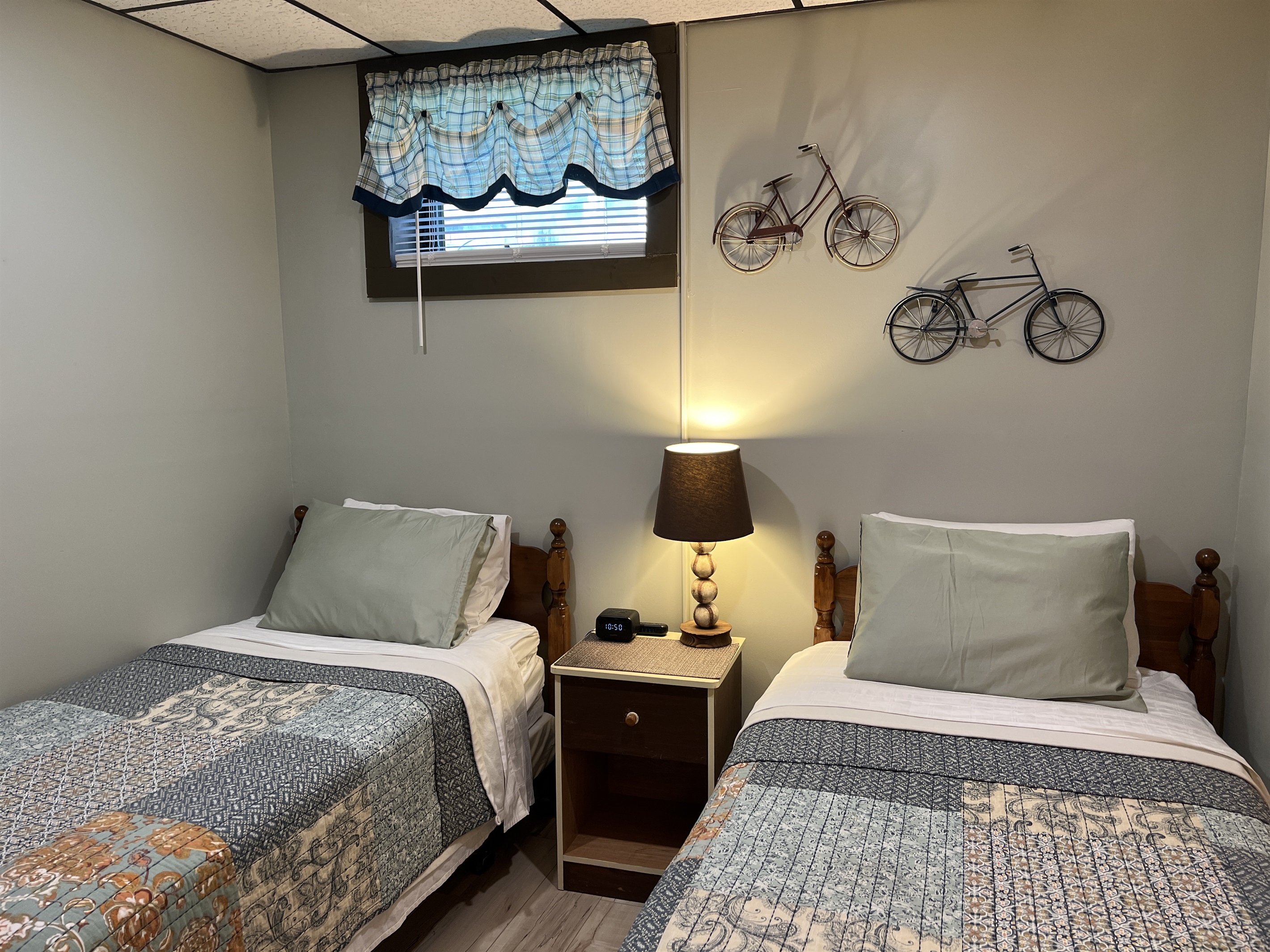 Lower level Twins room