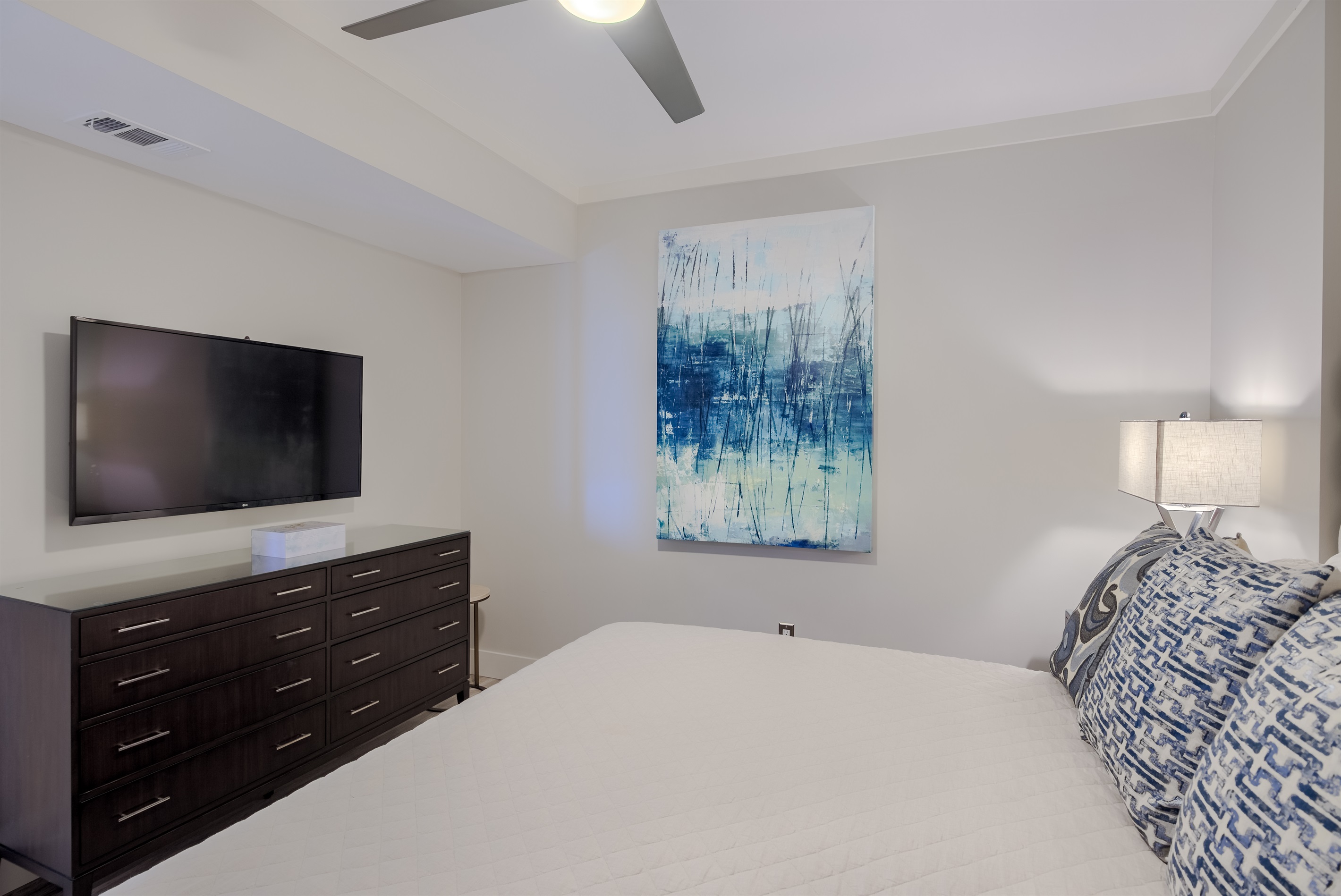Guest King Bedroom