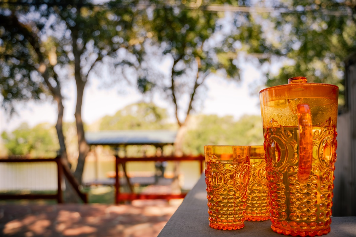 Outdoor bar, perfect for serving up some cold drinks!