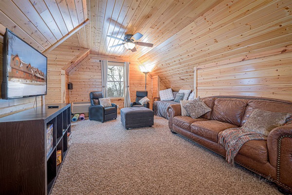 Upstairs TV & Game room