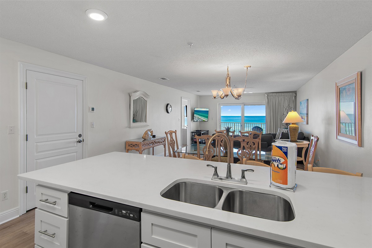 Enjoy preparing home cooked meals in this Remodeled and fully-stocked kitchen while overlooking the shimmering Gulf of Mexico!