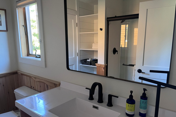 Main floor Bath room