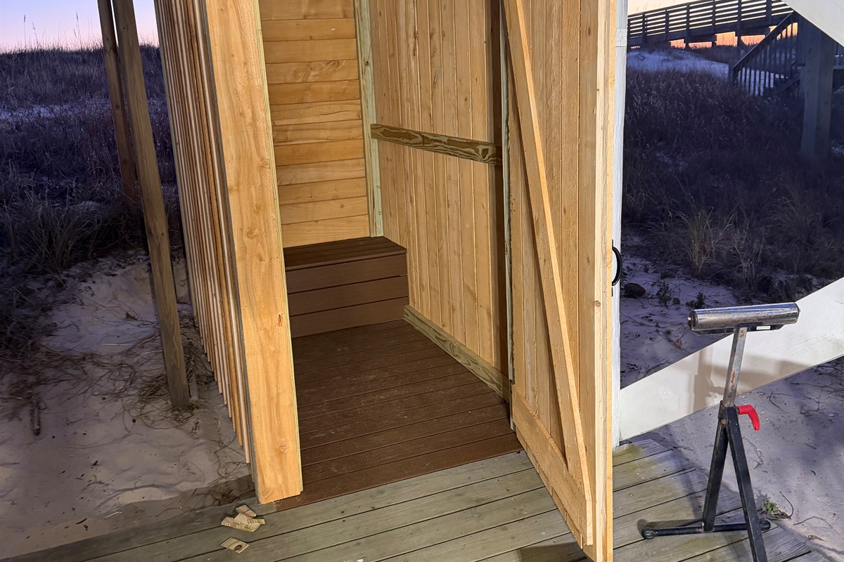 There's also outdoor lighting in the shower.