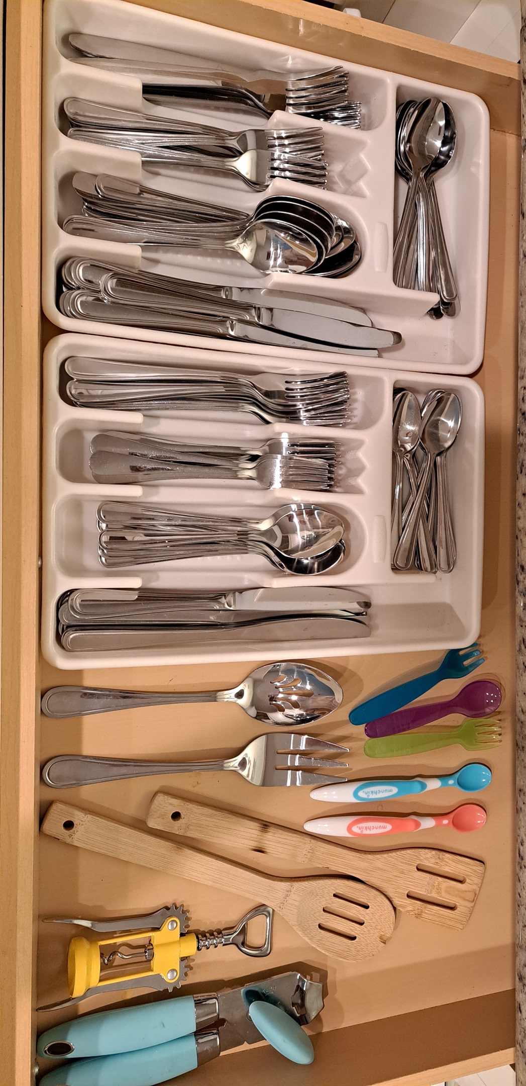Lots of eating utensils