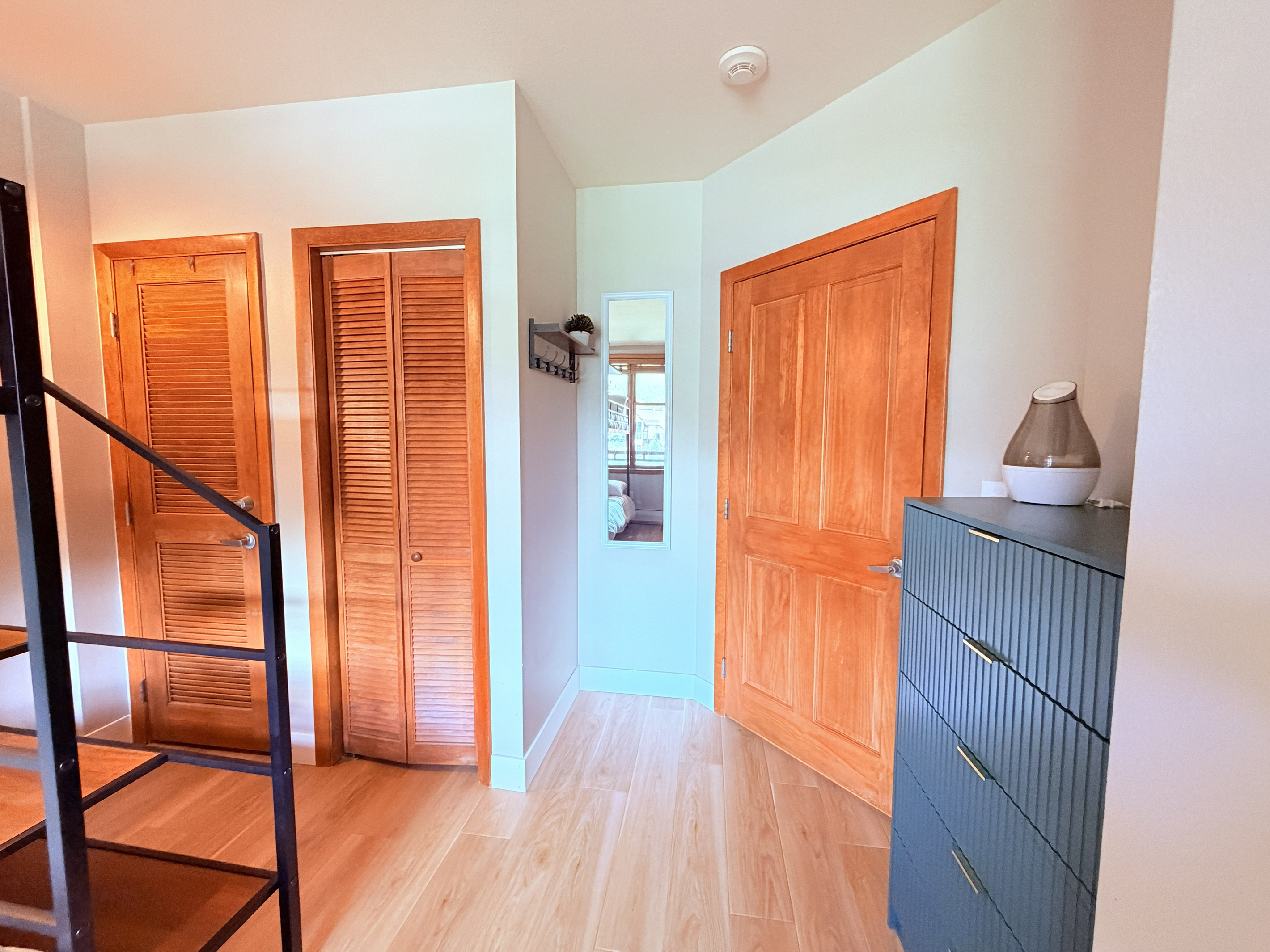 Dresser, Coat Rack