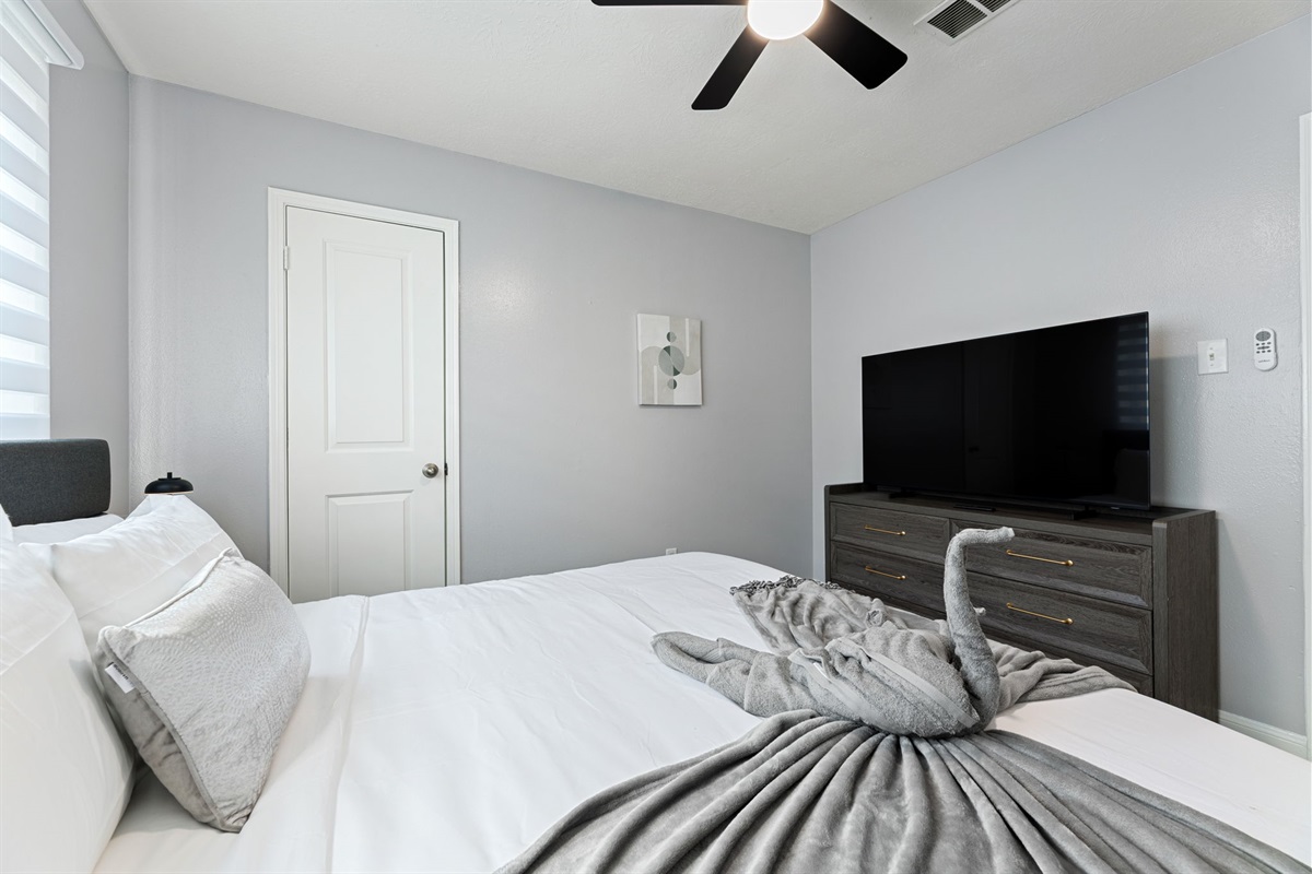 Sleep soundly and enjoy your favorite shows on the 55” TV – comfort for everyone.