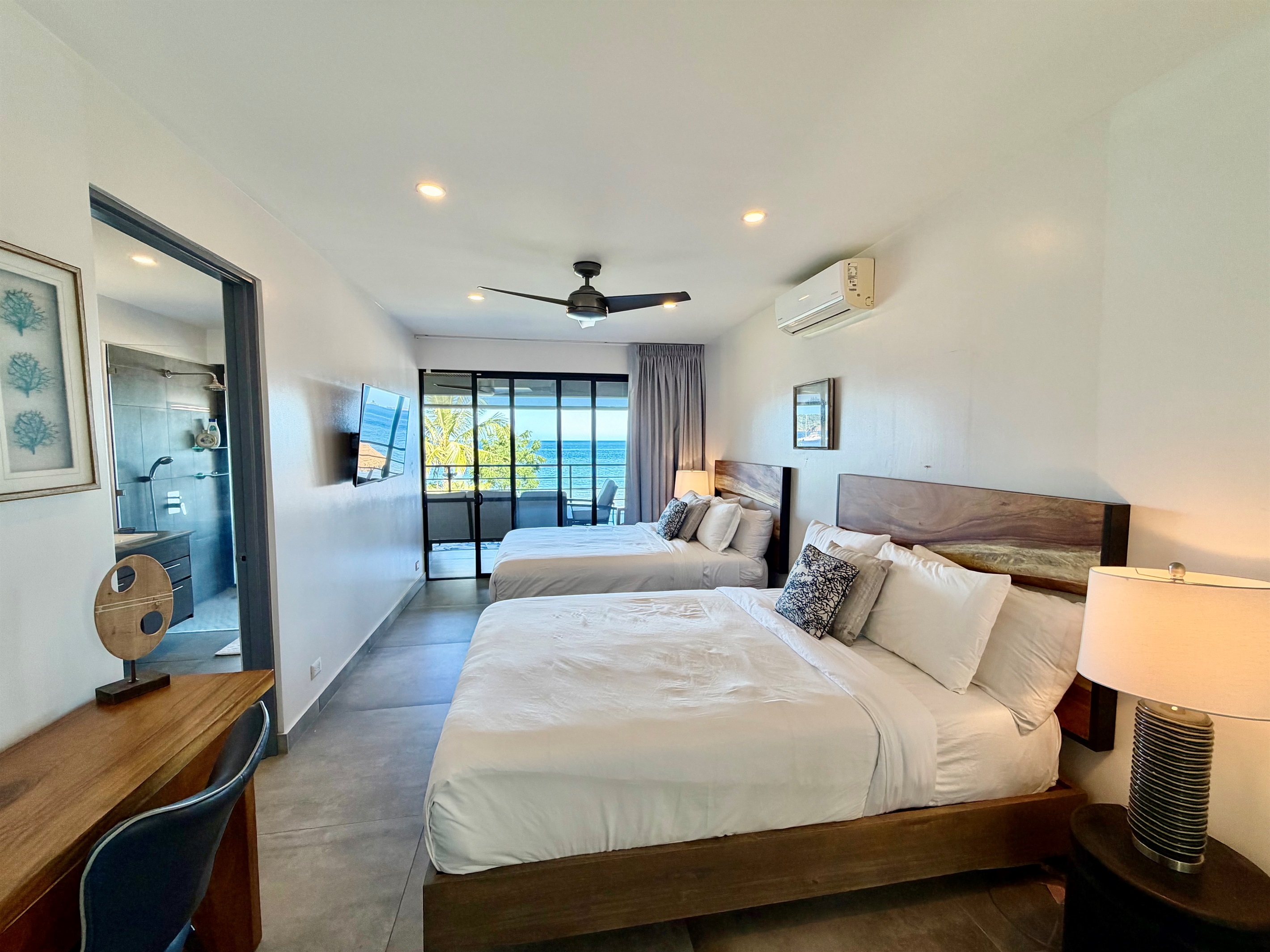 Family Suite 2 double Beds and Bunk room