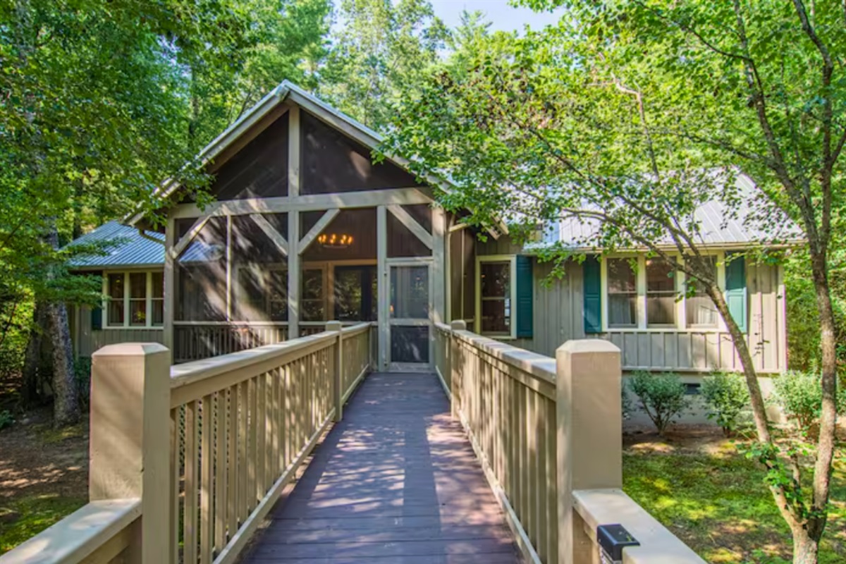 Back of the Lost Cove Riverfront Retreat