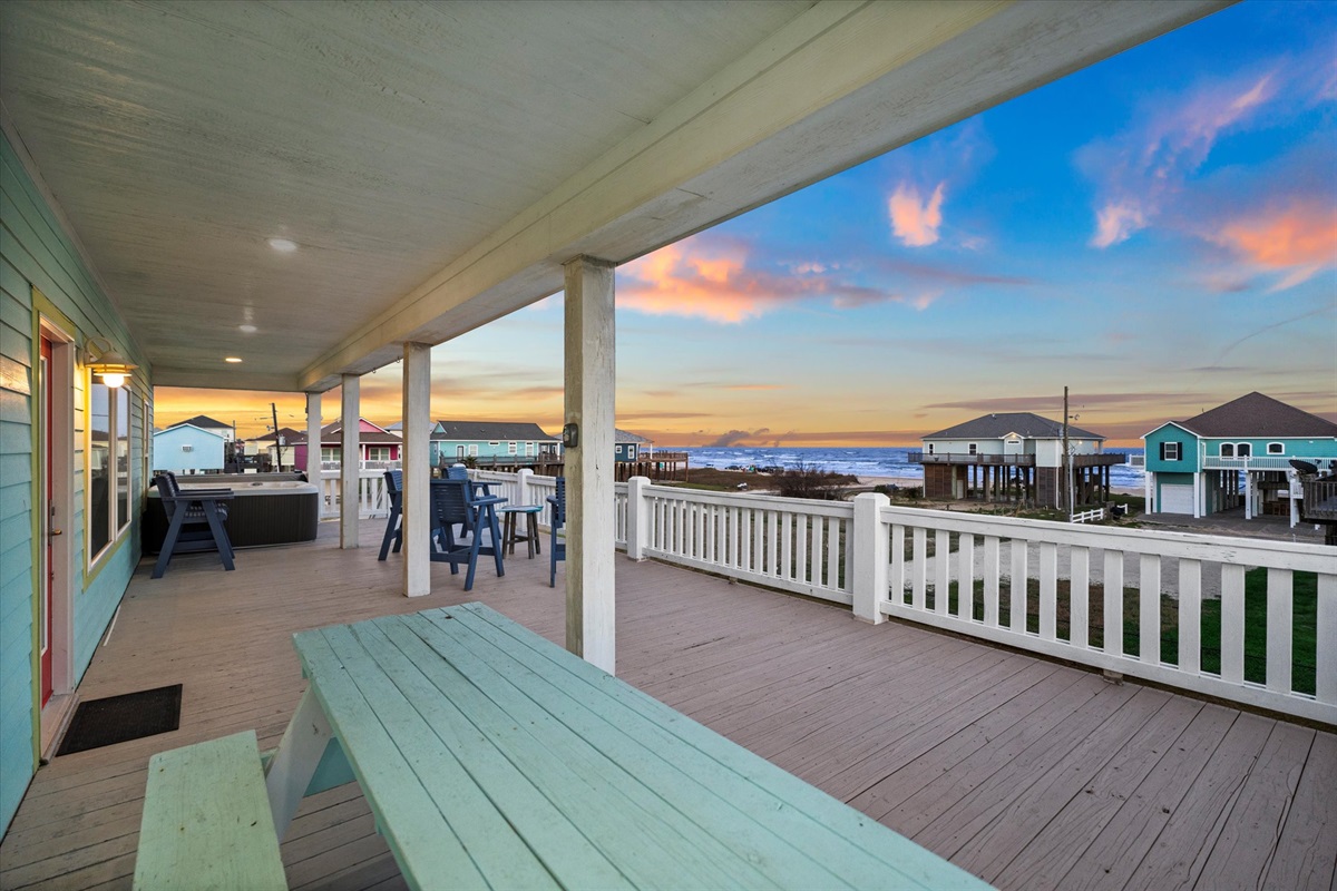 75898e1f09174dcf900279804e4b85ec Large | Beachhouse | Texas | TX | Vacation Homes | Galveston | Crystal Beach | Kokomo | Breezy Days | Beachfront Elegance | Sunrise Serenity | Southern Sands Property Management, LLC