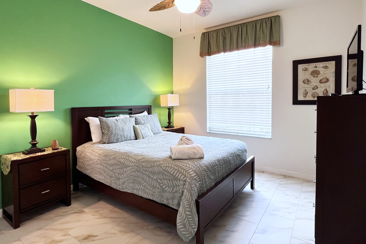 Queen Room