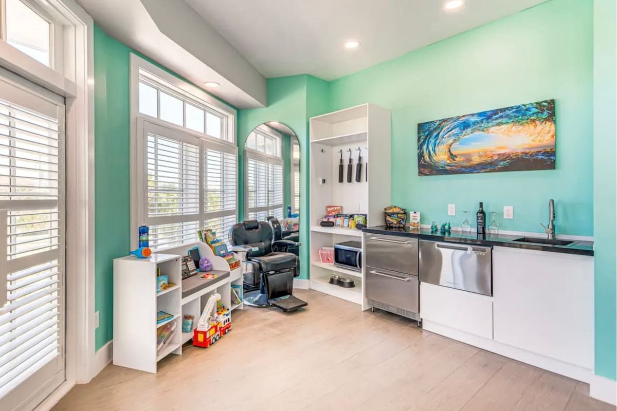 2nd floor play area and wet bar