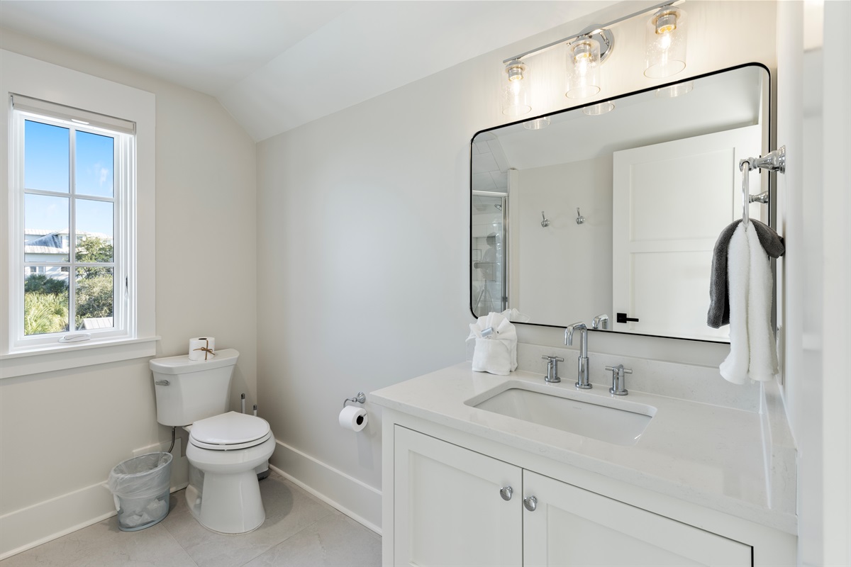 3rd Floor Full Bathroom