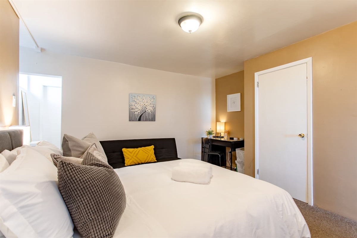We use high-end linens, provide all of the amenities you will need for a short stay, and make it our mission to be sure you feel welcome from the moment you arrive.