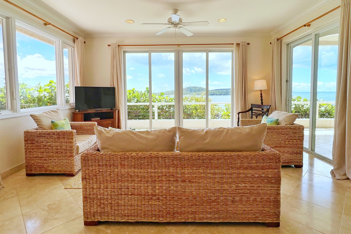 180 degree views from the living room