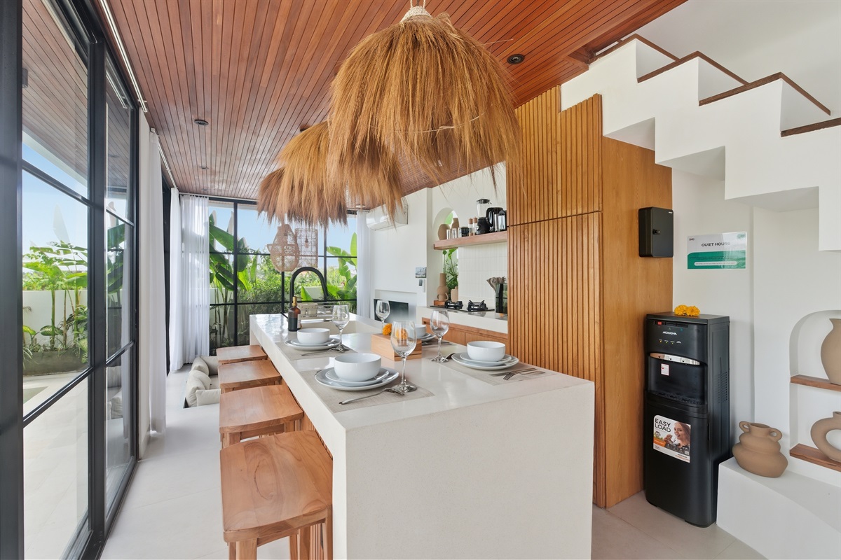 Kitchen & Dining Area