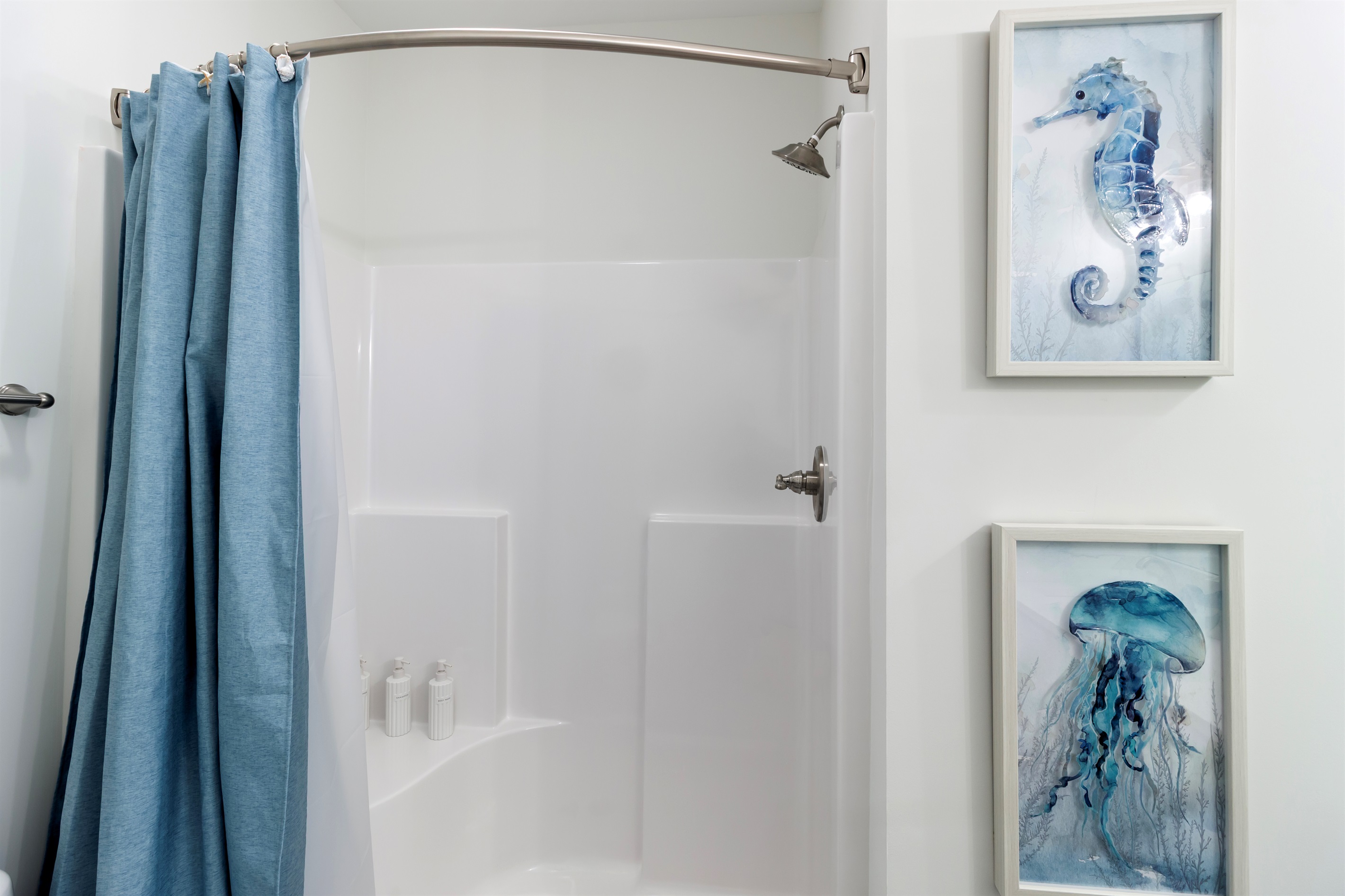 Bathroom 1 - Bath linens provided