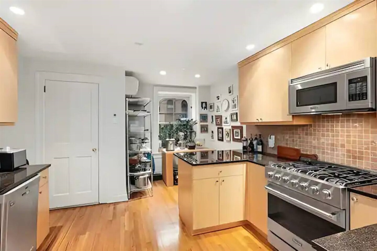 Full Kitchen