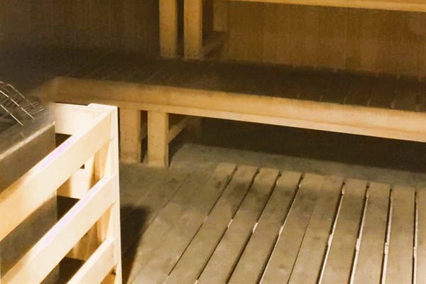 Step into tranquility. Our traditional sauna offers the perfect environment for relaxation, detoxification, and a renewed sense of well-being. Prioritize your health and take a moment for yourself.