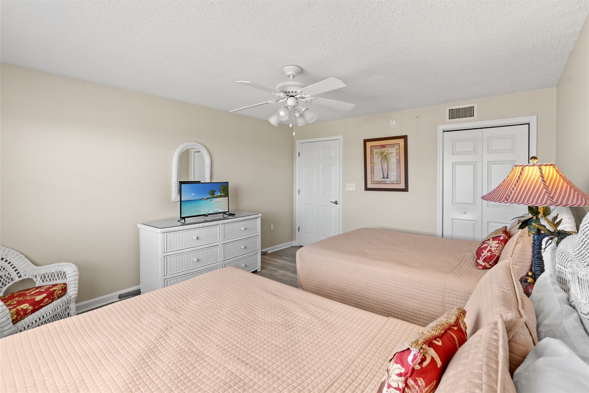 2nd Bedroom With 2 Queen Beds