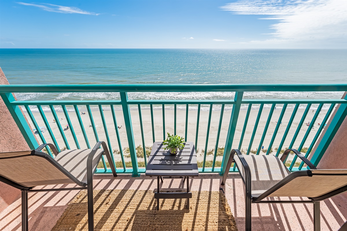 Balcony with Amazing Views of the Ocean🌊☀️