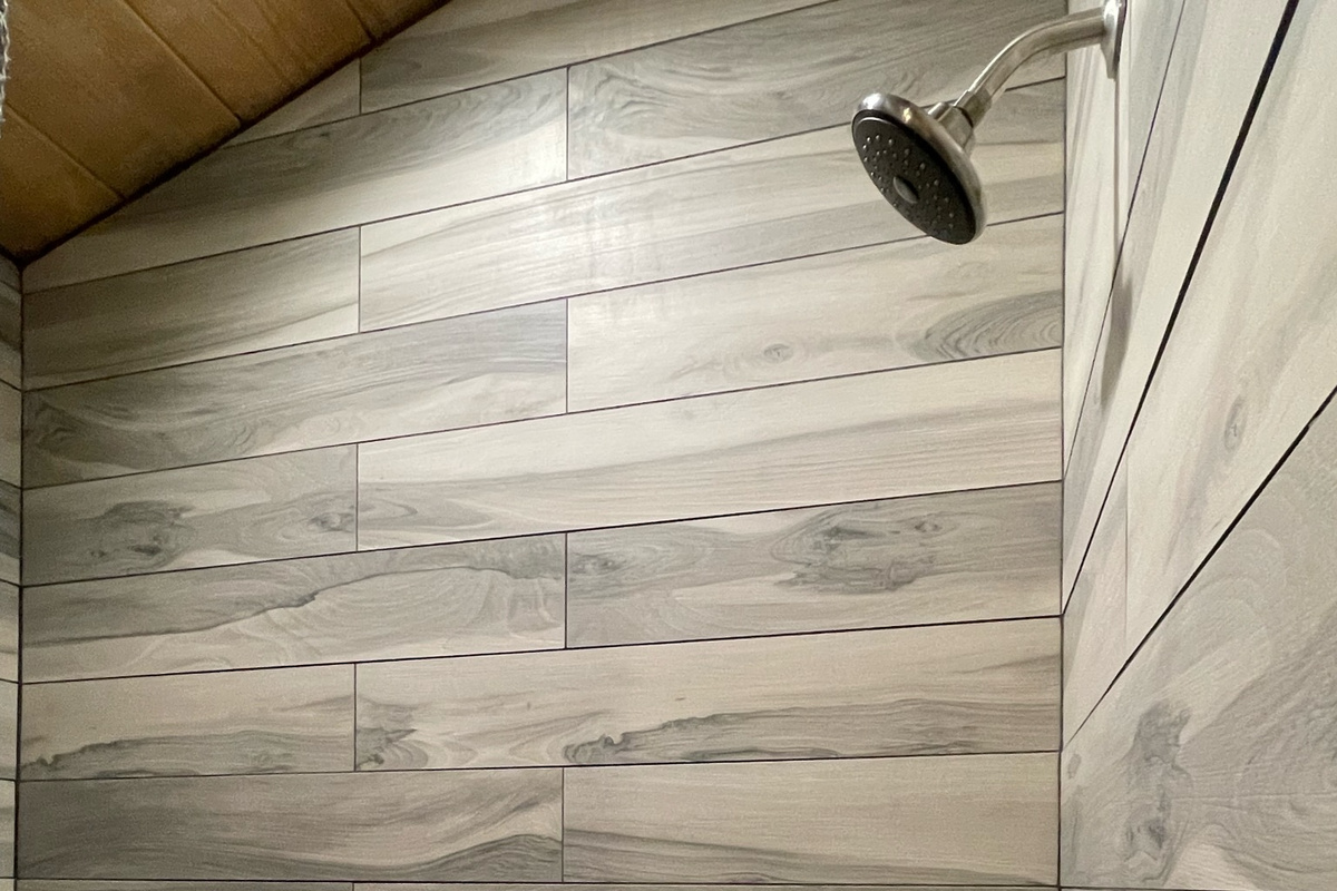 Upstairs Master en suite shower