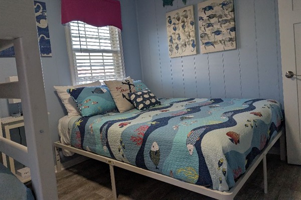 Queen bed with luxurious memory foam mattress.