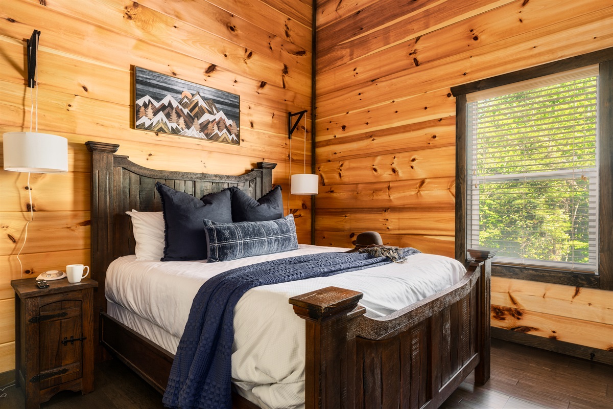 Fourth Bedroom with Queen size bed