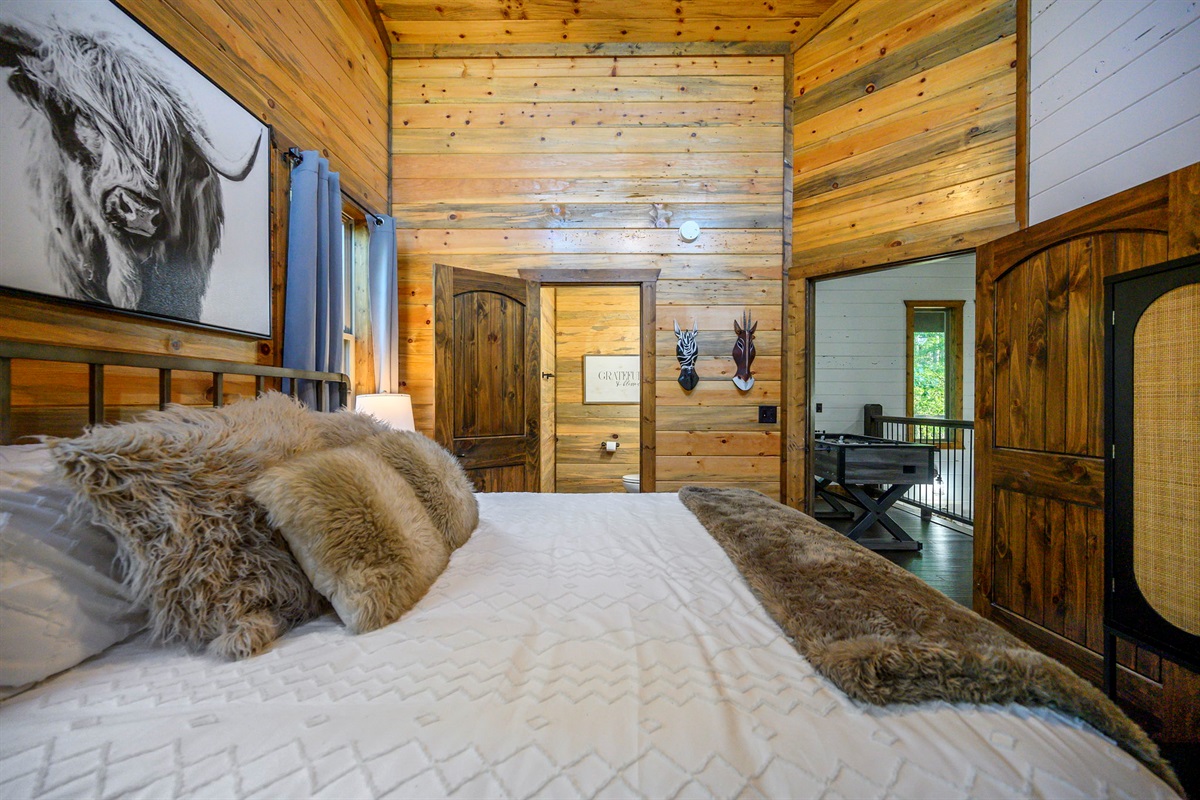 Welcome to the Safari room.