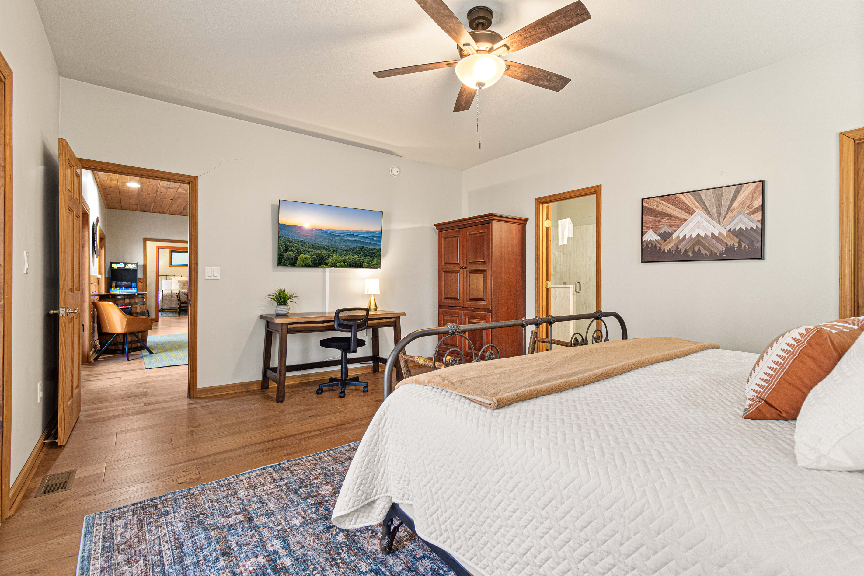 We have you covered with a second workspace in a downstairs bedroom. 