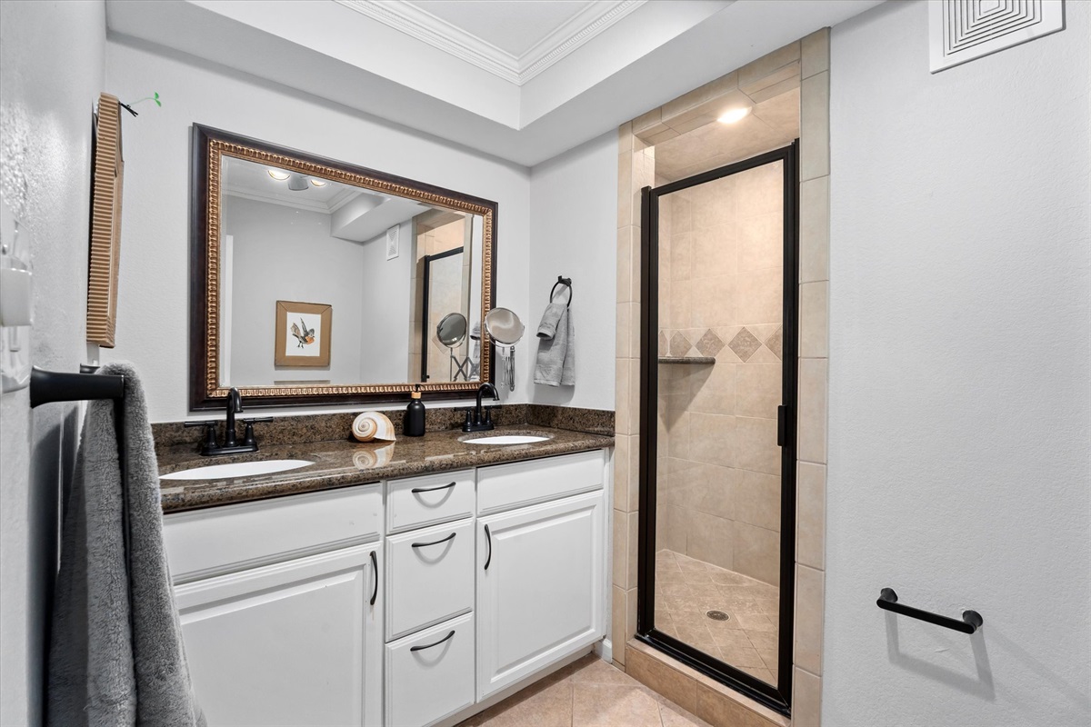 7636afc904364cc18d2cd82e153f2a61 Large | Beachhouse | Texas | TX | Vacation Homes | Galveston | Crystal Beach | Kokomo | Breezy Days | Beachfront Elegance | Sunrise Serenity | Southern Sands Property Management, LLC