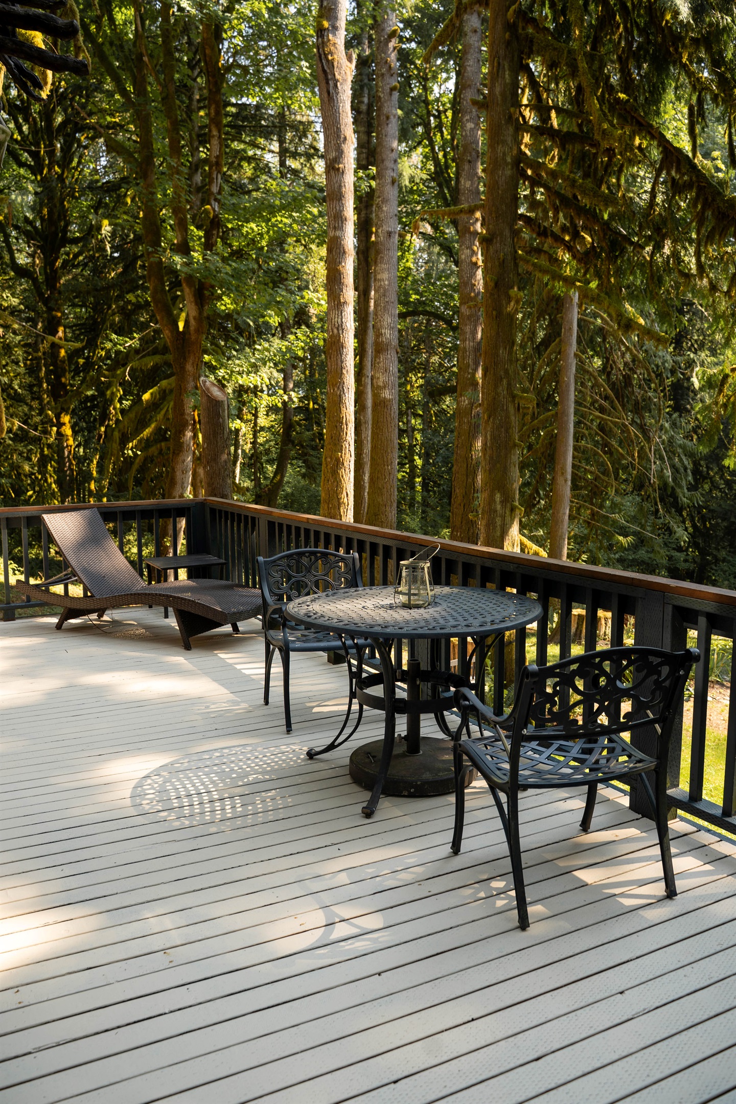 Enjoy our cabin deck & forest view