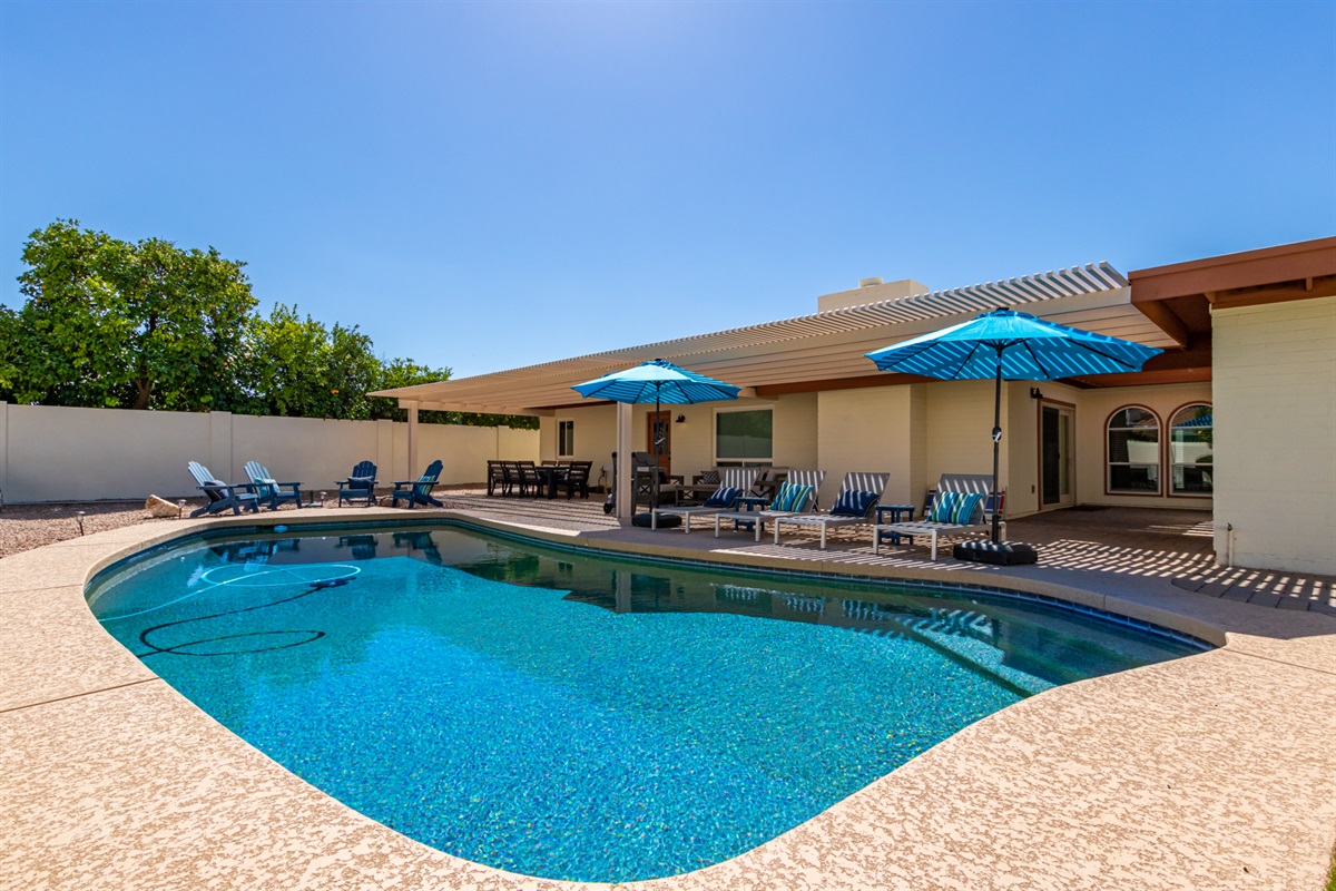 sparkling pool that can be heated upon request *inquire for details*