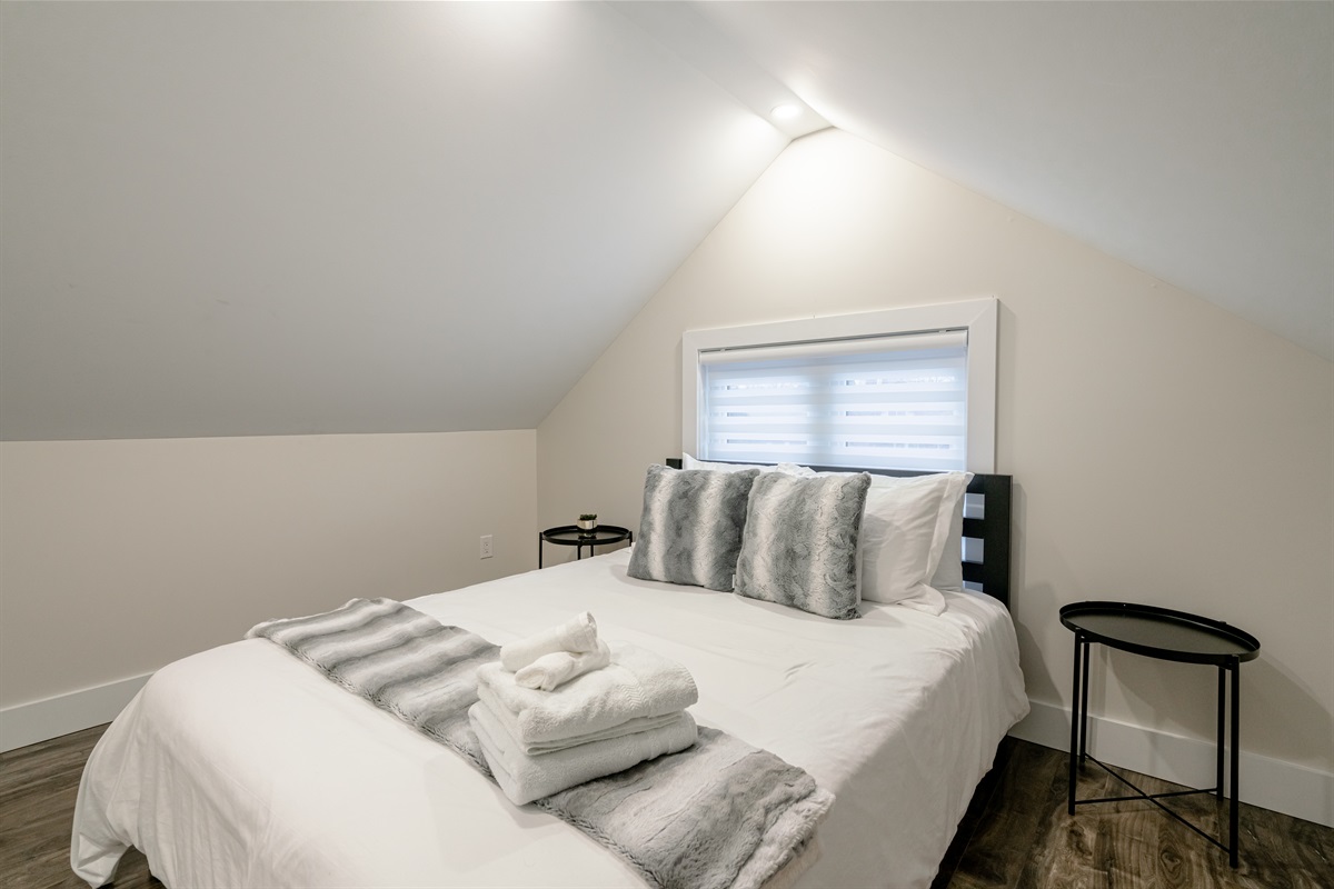Loft Private Queen Bedroom