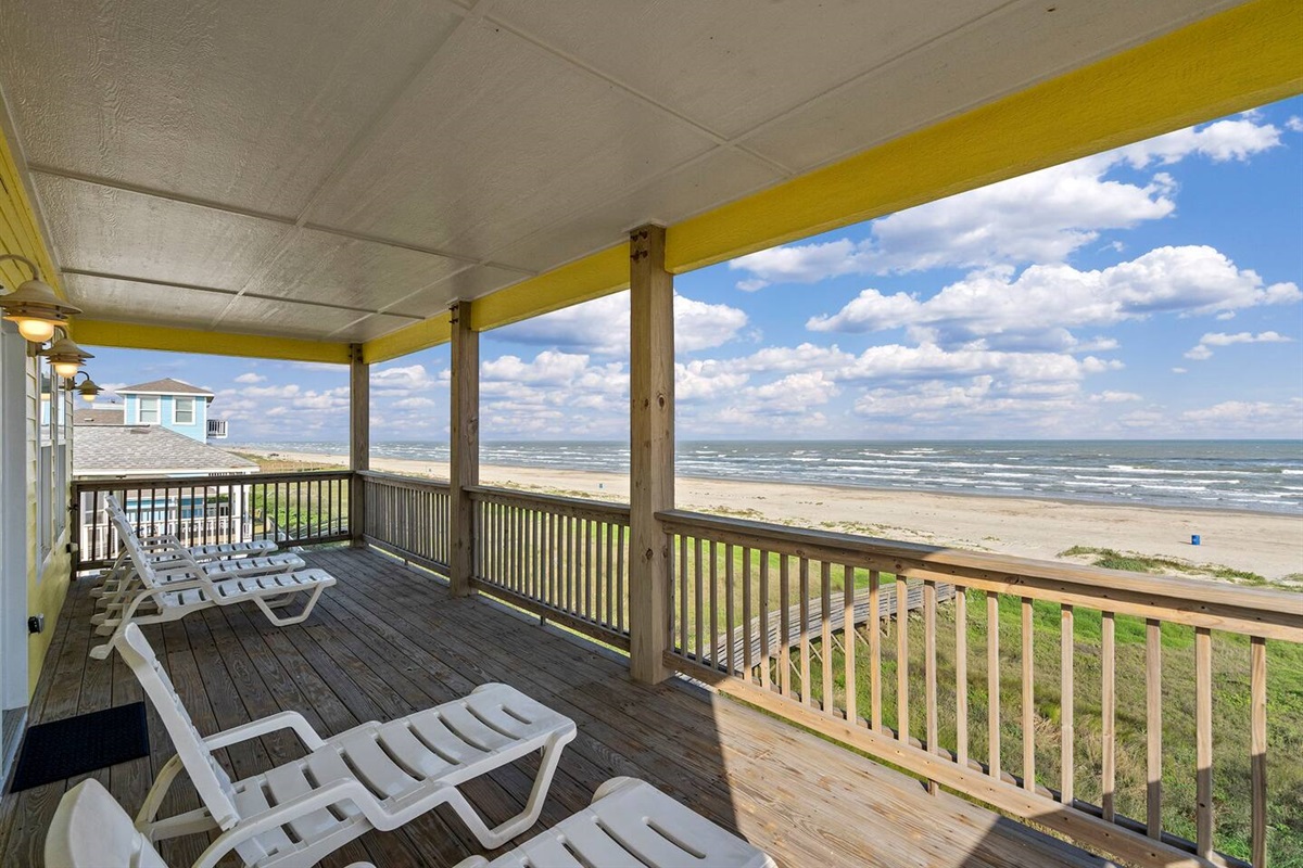 Unobstructed panoramic views of the beach and to the East and West for miles