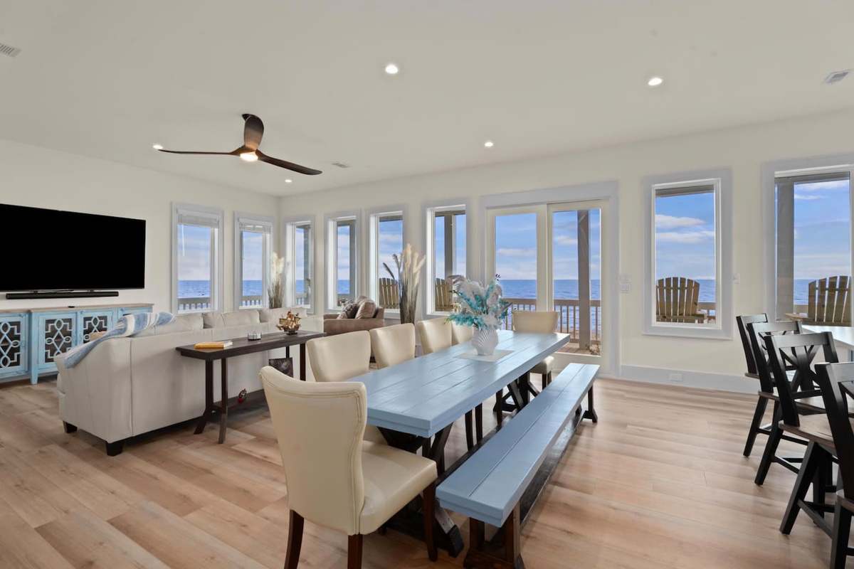 Main Dining Area 