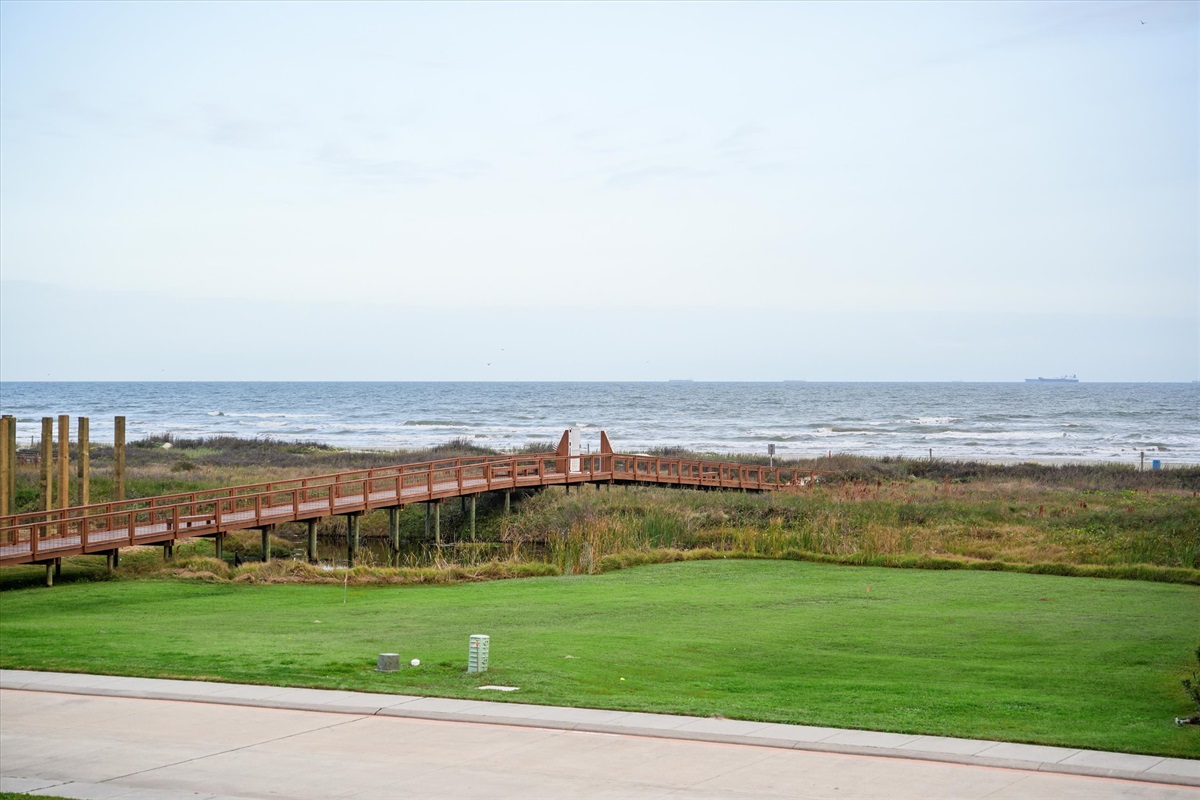 766af2cf0e2648399d6594695105a33e Large | Beachhouse | Texas | TX | Vacation Homes | Galveston | Crystal Beach | Kokomo | Breezy Days | Beachfront Elegance | Sunrise Serenity | Southern Sands Property Management, LLC