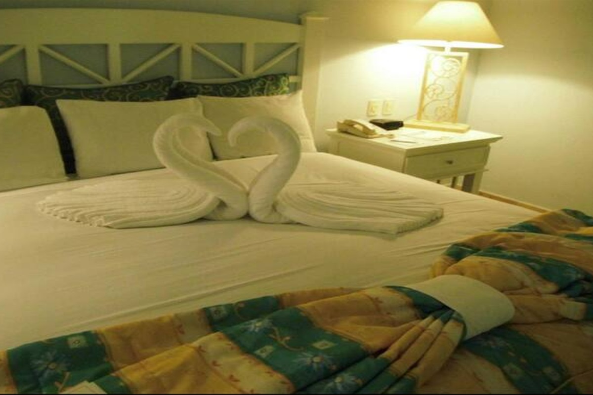 Owner Studio Suite at Pueblo Bonito Emerald Bay, Vacation Travel Exclusives