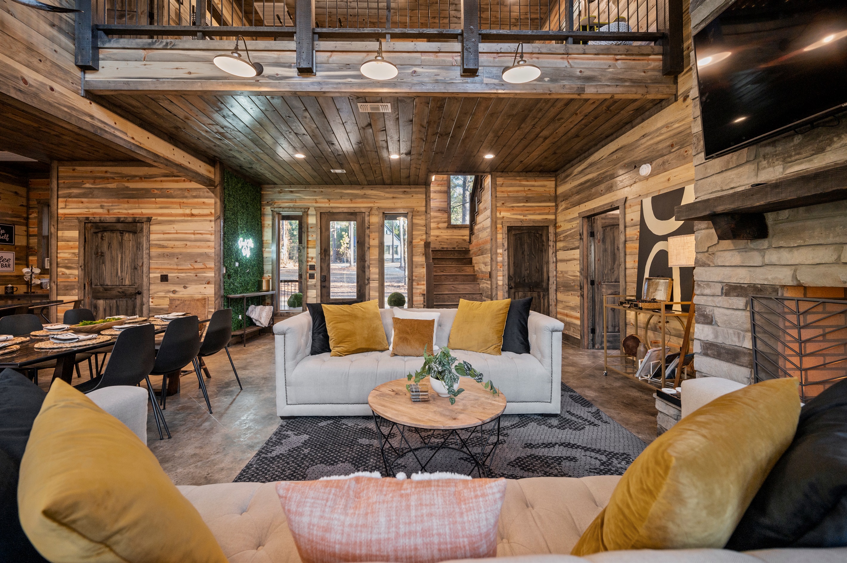 Comfort, charm, and mountain style come together beautifully here.