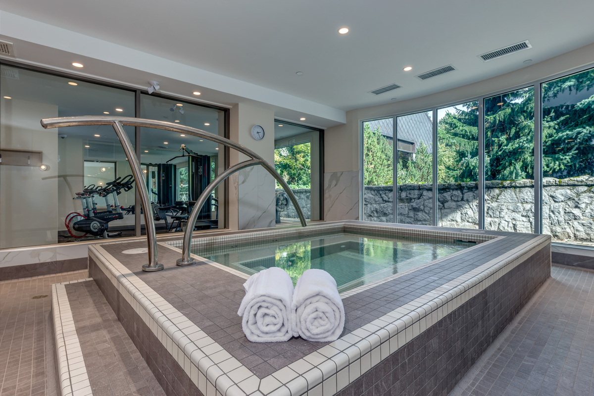 HOT TUB - NEWLY REMODELLED