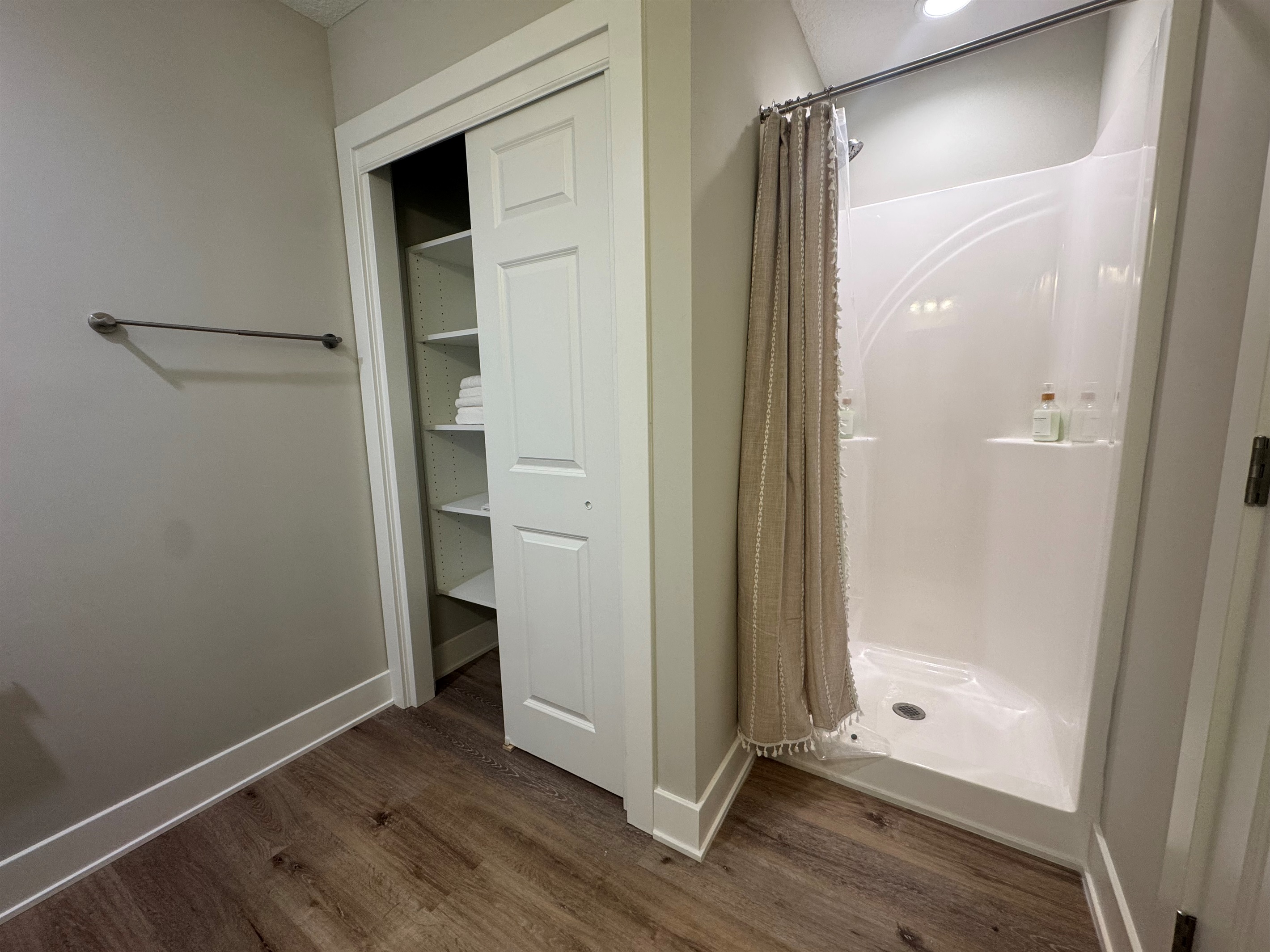 Primary en-suite shower