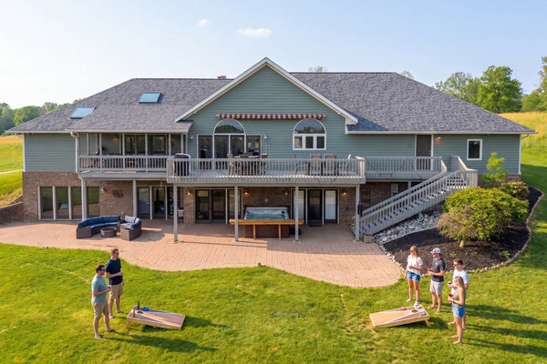 Back of house that overlooks the lake