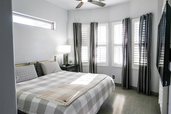 Second master suite with split king adjustable bed