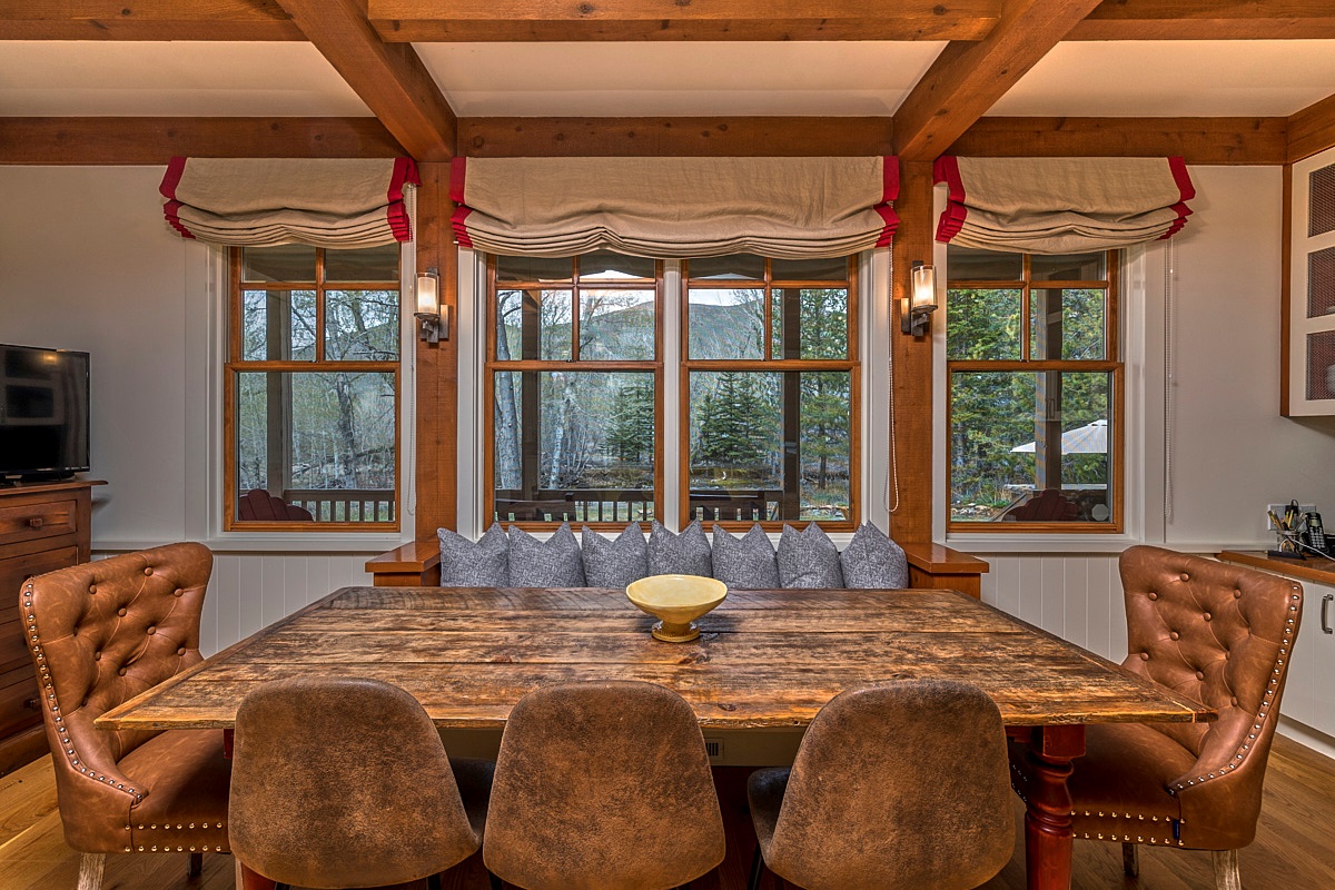 Dining area seats 8