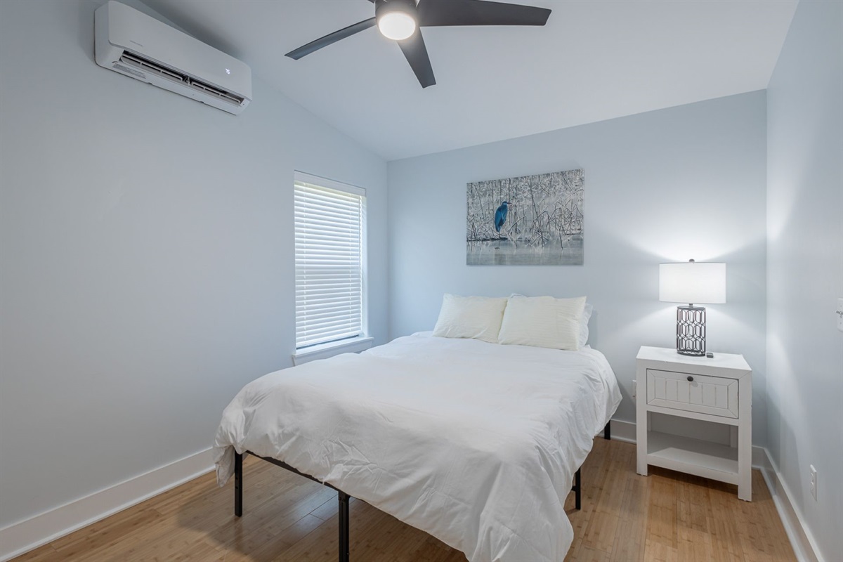 Guest Bedroom #4 Queen Bed
