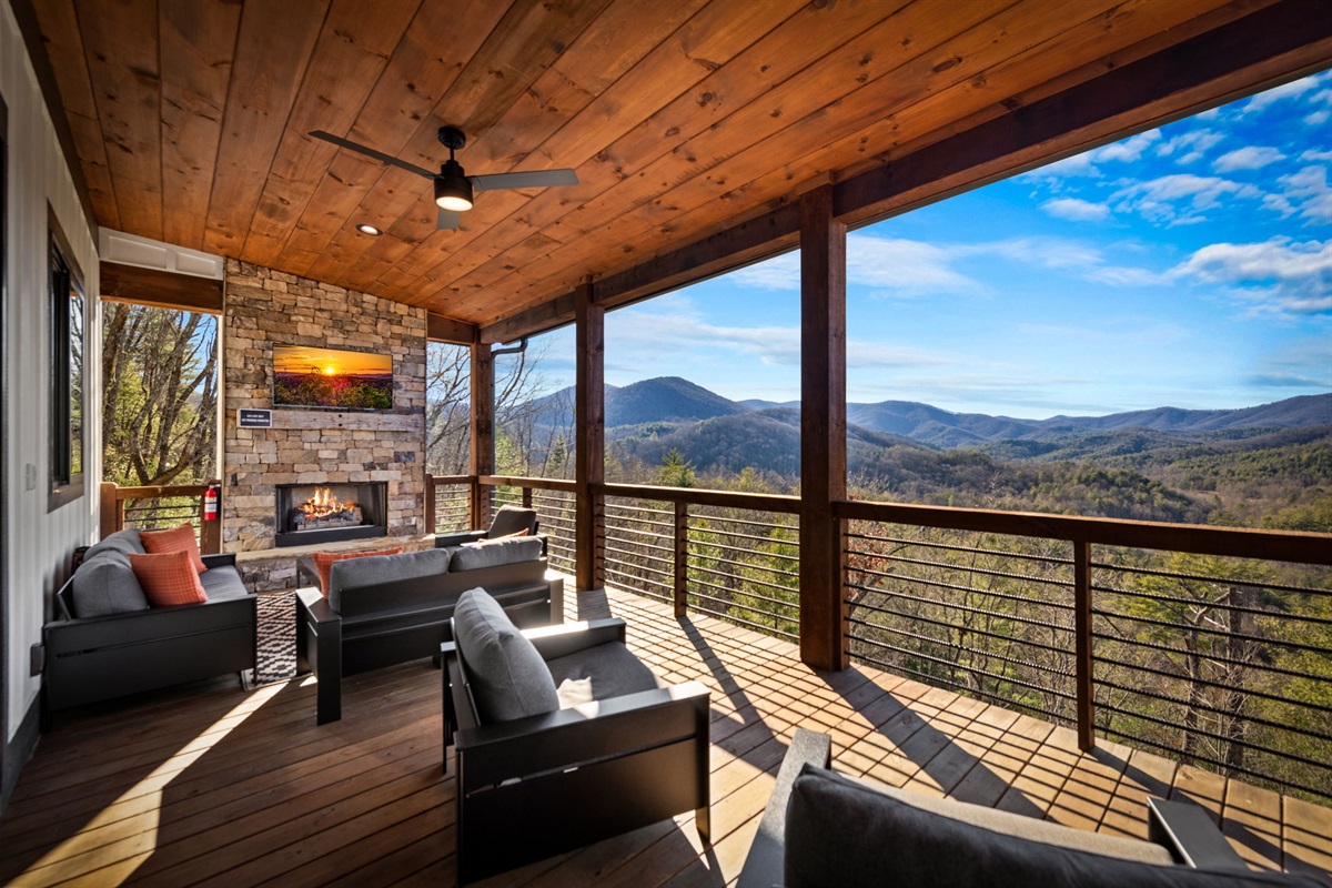Fireplace on, views wide open. Outdoor living done the Infinity Ridge way!